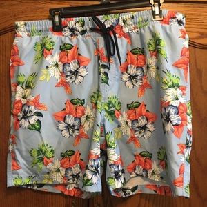 NWT Men’s Large Blue Floral Swim Shorts Trunks  127